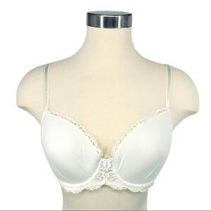 Victoria’s Secret White Lacy Bra